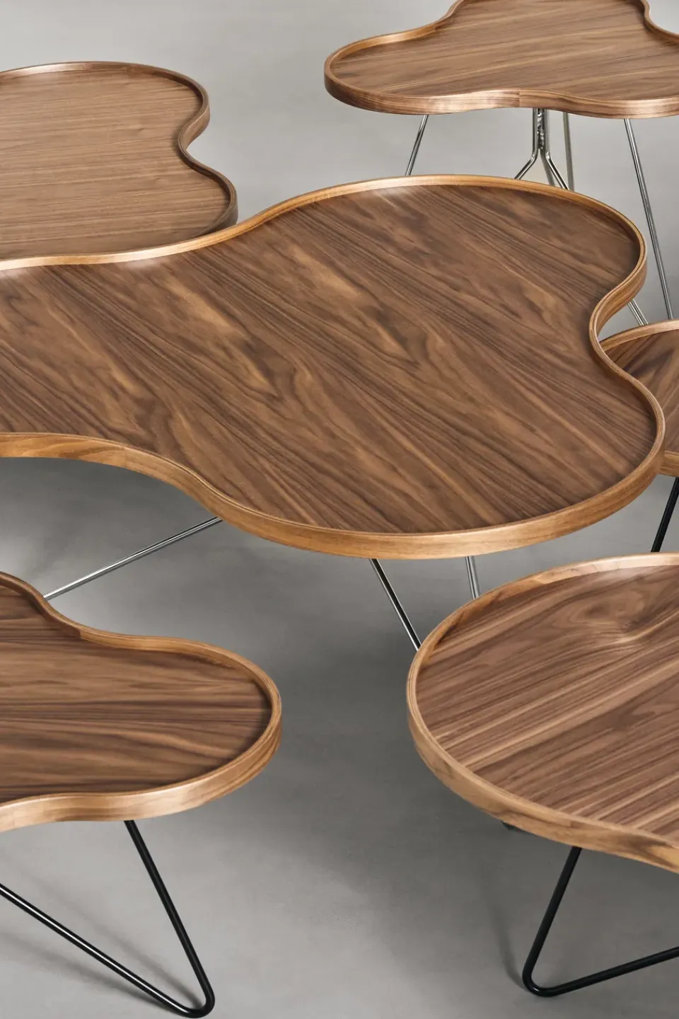 Outlet Swedese Flower mono table Special Edition 107x114 cm, H45 cm-lacquered walnut-black lacquered steel Brown