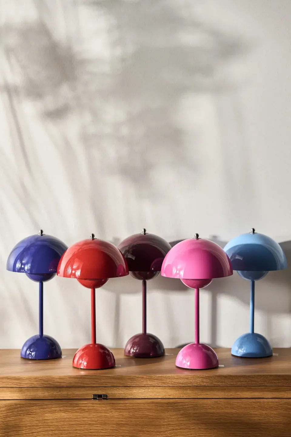 Bedside Lamps|Portable Lighting^&Tradition Flowerpot portable table lamp VP9, Tangy Pink