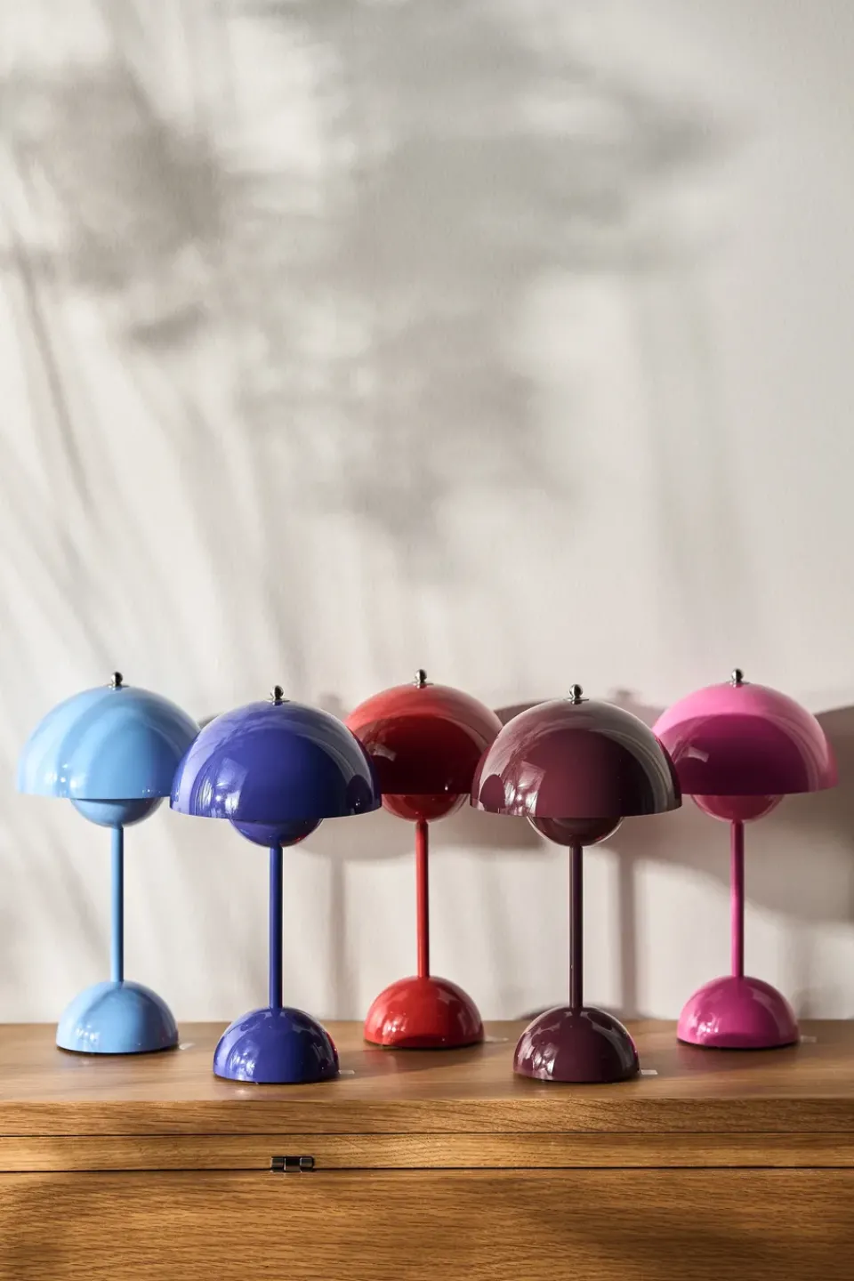 Bedside Lamps|Portable Lighting^&Tradition Flowerpot portable table lamp VP9, Swim Blue