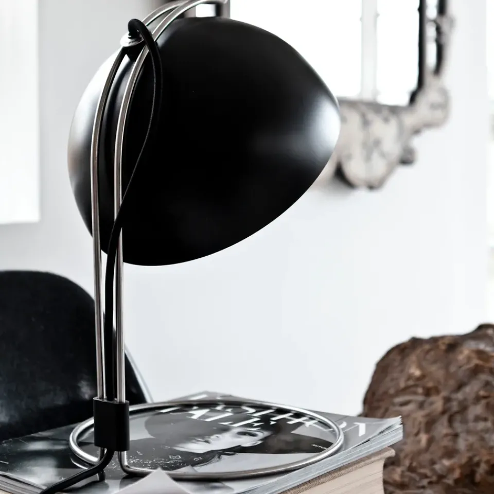 Online &Tradition FlowerPot table lamp VP4, mat Black