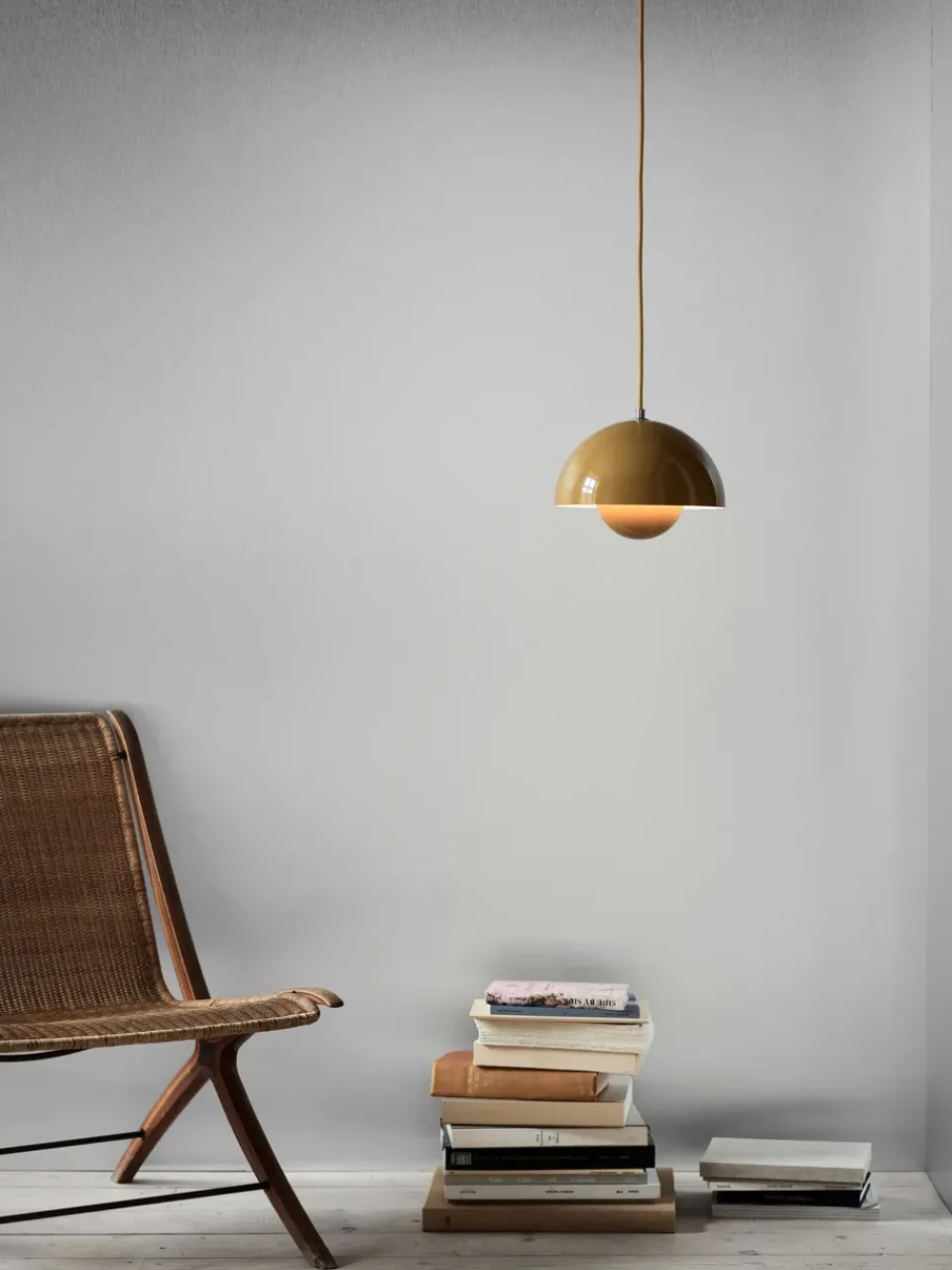 Discount &Tradition Flowerpot VP1 pendant lamp, mustard Yellow