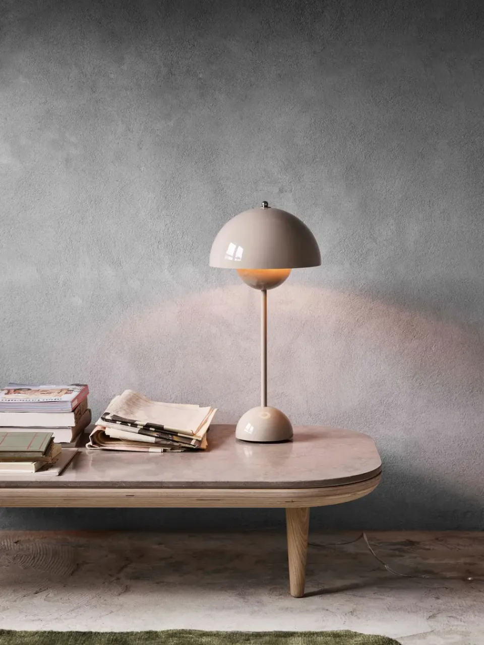 Hot &Tradition FlowerPot VP3 table lamp, grey-beige BeigeGrey
