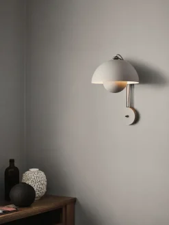 &Tradition Flowerpot VP8 wall lamp, Grey Beige