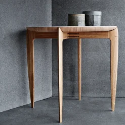 New Fritz Hansen Foldable Tray Table Ø 45 cm, Oak Brown
