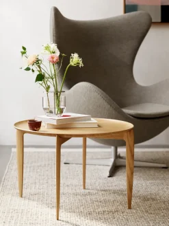 Fritz Hansen Foldable Tray Table Ø60 cm, Oiled oak Beige