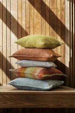 Cushions^Røros Tweed Fri cushion 60x60 cm, Summer Red