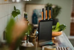 Knife Storage & Holders|Knife Blocks^Fiskars Functional Form plastic knife block with 3 knives, 4 pieces Black