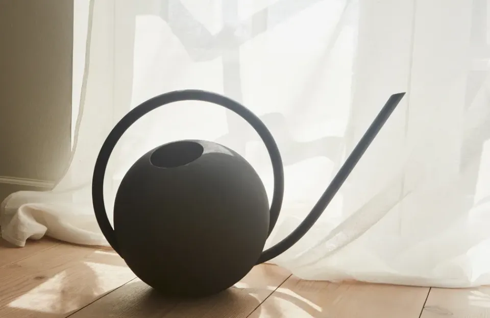 Watering Cans^AYTM Globe watering can 34 cm, Black