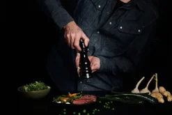 Salt & Pepper Grinders^Cole & Mason Gloss London salt and pepper grinder set, 18 cm Black