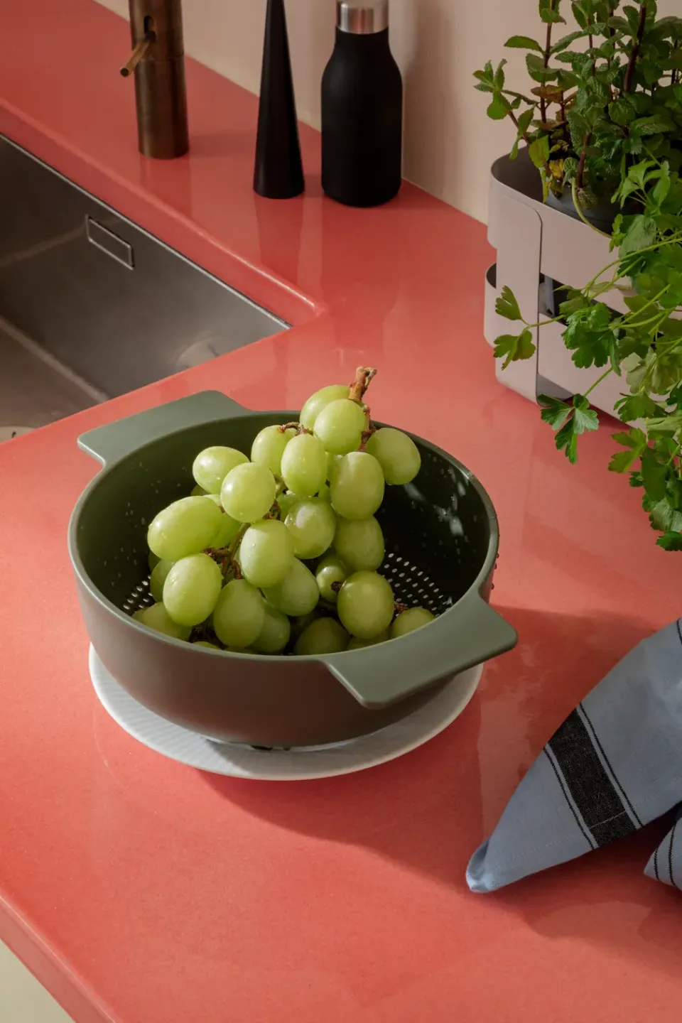 Colanders, Sieves & Funnels^Eva Solo tools colander, Green