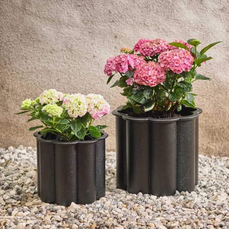 Byarums bruk Gråsippa plant pot, , no. 2 Ø41 cm Black