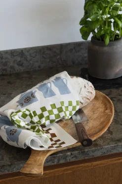 Hot Almedahls Grytskåpet kitchen towel 47x70 cm, Multi-blue-green BlueGreen