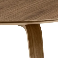 Dining Tables^GUBI round dining table, American walnut Brown