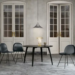 Dining Tables^GUBI round dining table, American walnut Brown