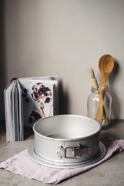 Round Flat Oven & Flan Dishes|More Baking Accessories^Heirol springform anodized aluminum, Ø23 cm Silver-coloured