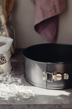 Round Flat Oven & Flan Dishes|More Baking Accessories^Heirol springform extra high, Ø26 cm Black
