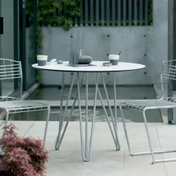 Table For Outdoor Use^Grythyttan Stålmöbler High Tech table, ø90 cm, -hot-dip galvanized stand White