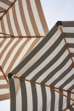 Sun Protection^1898 Hisshult parasol Ø270 cm, stripe-teak Beige