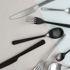 Broste Copenhagen Hune cutlery 16 pcs, titanium mat Black