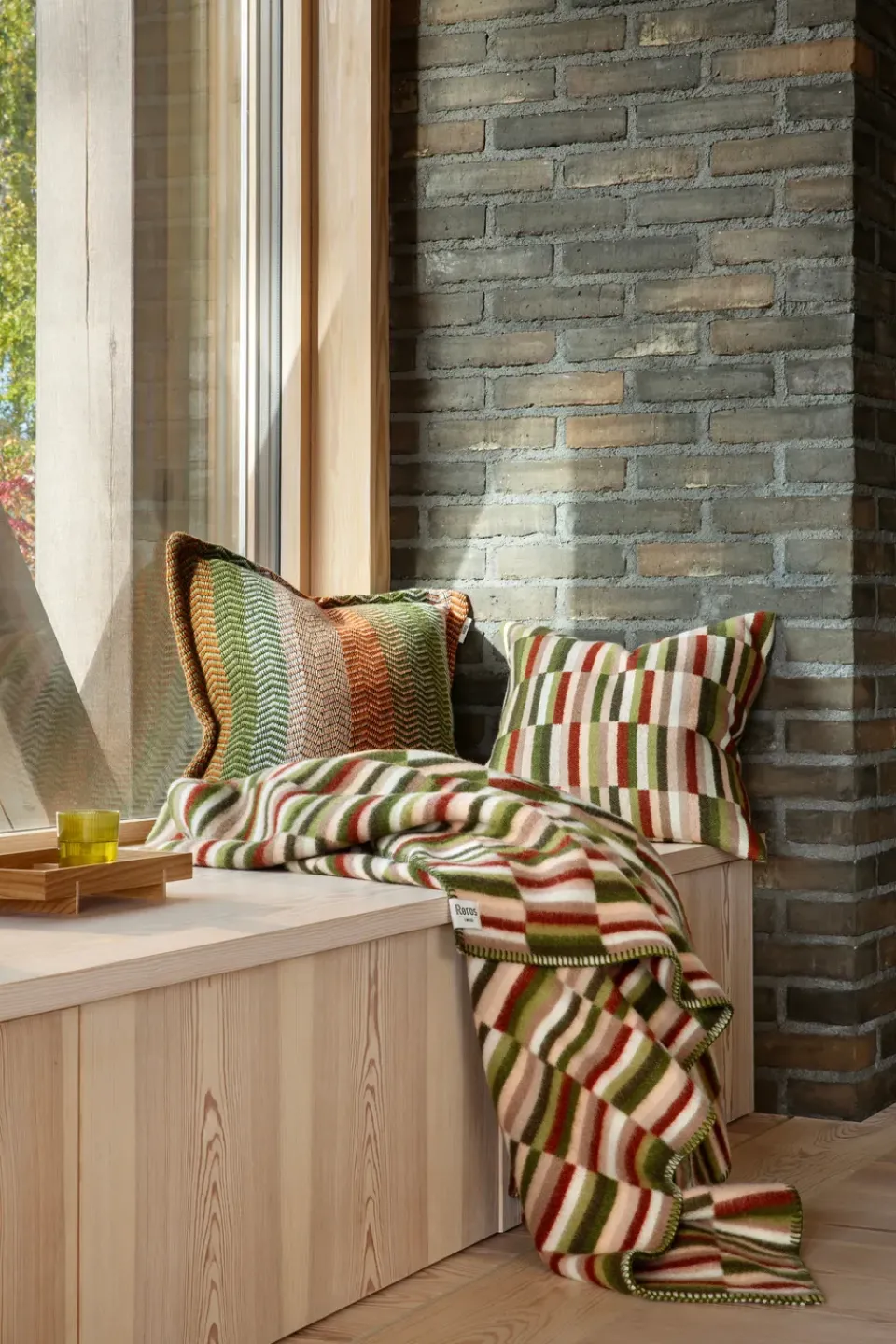 Outlet Røros Tweed Ida cushion 50x50 cm, Olive burgundy Multi