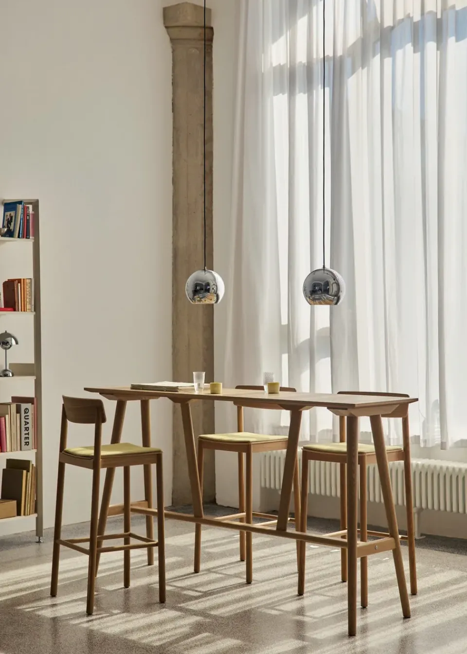 Outlet &Tradition In Between SK27 Bar Table 190x50x105 cm, Lacquered oak Beige