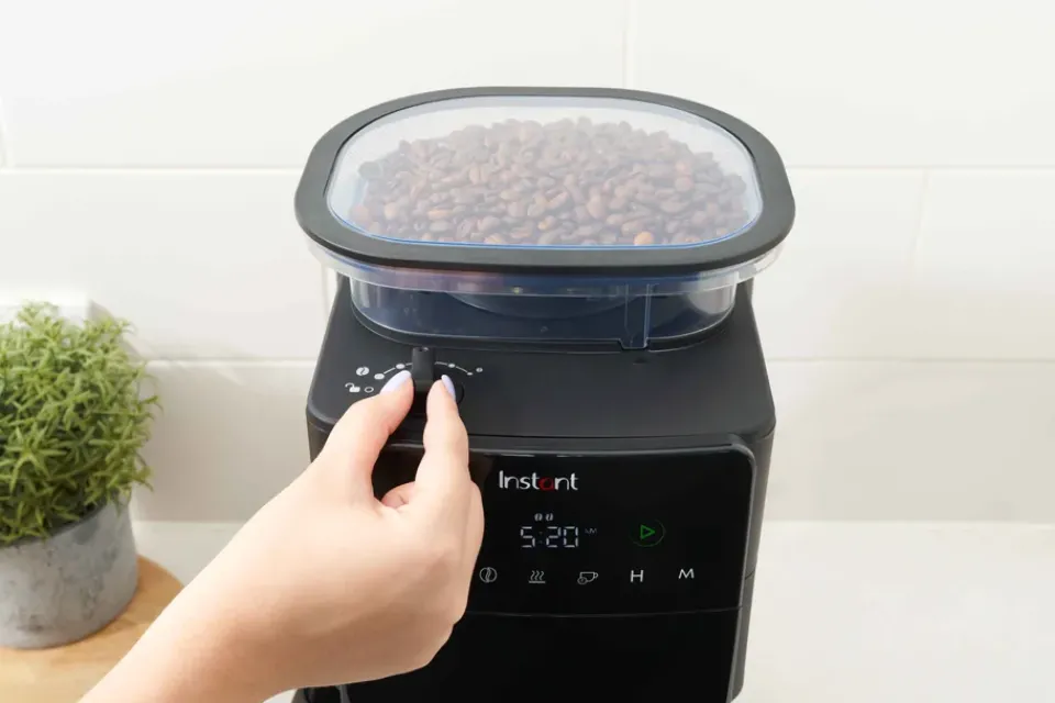 Coffee Machines^Instant Pot Bean to Cup coffee maker, Black