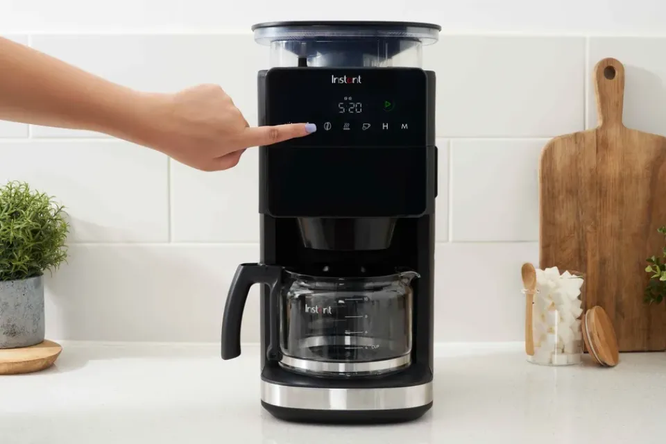 Coffee Machines^Instant Pot Bean to Cup coffee maker, Black