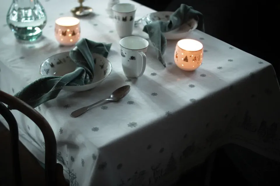 Christmas Tablecloths|Tablecloths^Wik & Walsøe Julemorgen tablecloth, White-green, 140x300 cm WhiteGreen
