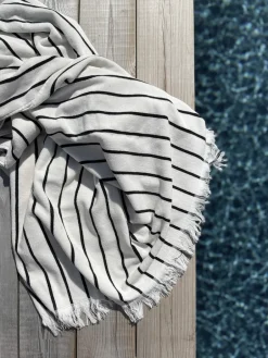 Tell Me More Juno bath towel 100x180 cm, Black