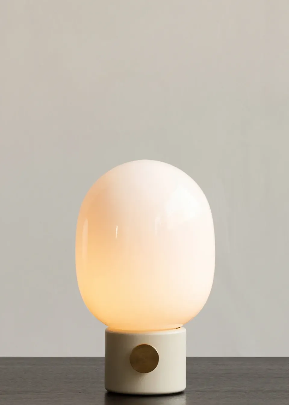 Best Audo Copenhagen JWDA table lamp, Alabaster , Small White