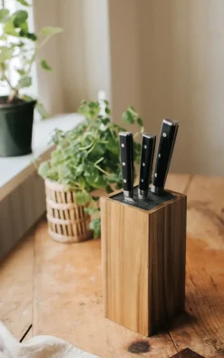 Hot Dorre Kini Knife Block square acacia wood, 23.5x10.7x10.7 cm Brown