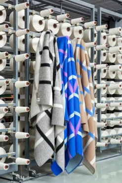 Best Røros Tweed Knut blanket 135x200 cm, Dove Grey