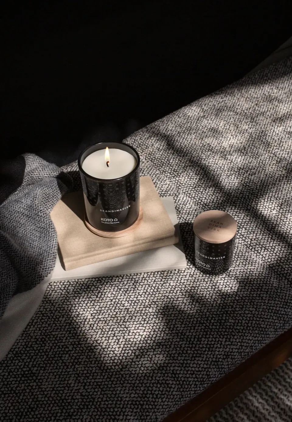 Scented Candles & Diffusers^Skandinavisk Koto scented candle with lid, 65 g Black