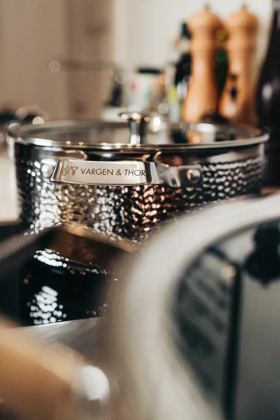 Cooking Pots & Casserole Dishes^Vargen & Thor Kroma hammered chrome plated casserole pot with lid, Pixel. 4 L Silver-coloured
