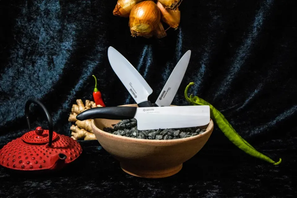 Kyocera FK ceramic santoku knife, 16 cm WhiteBlack