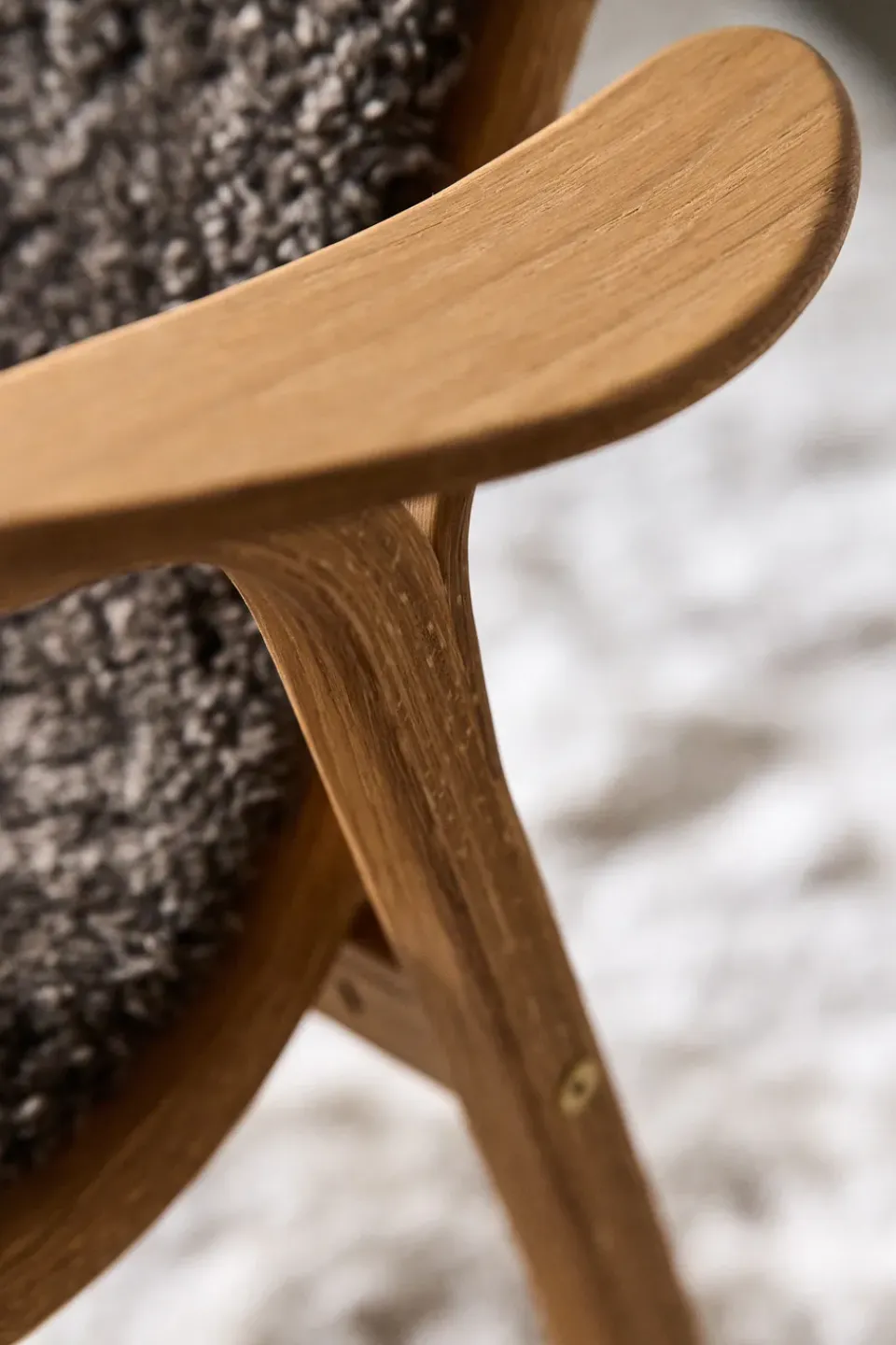 Clearance Swedese Lamino arm chair oiled oak/sheep skin, Sahara (nougat brown) Beige
