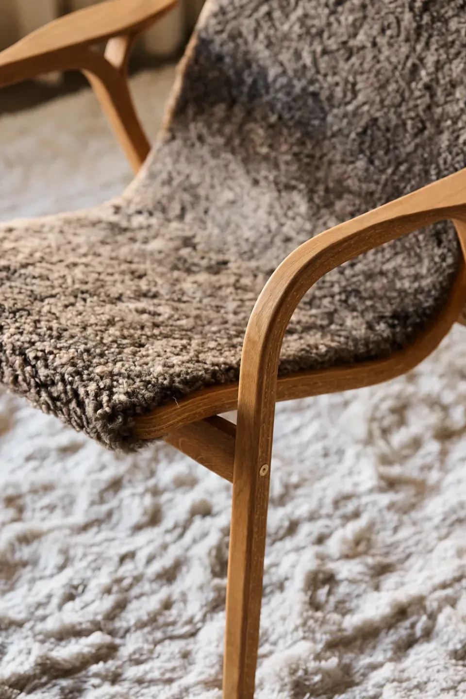 Clearance Swedese Lamino arm chair oiled oak/sheep skin, Sahara (nougat brown) Beige