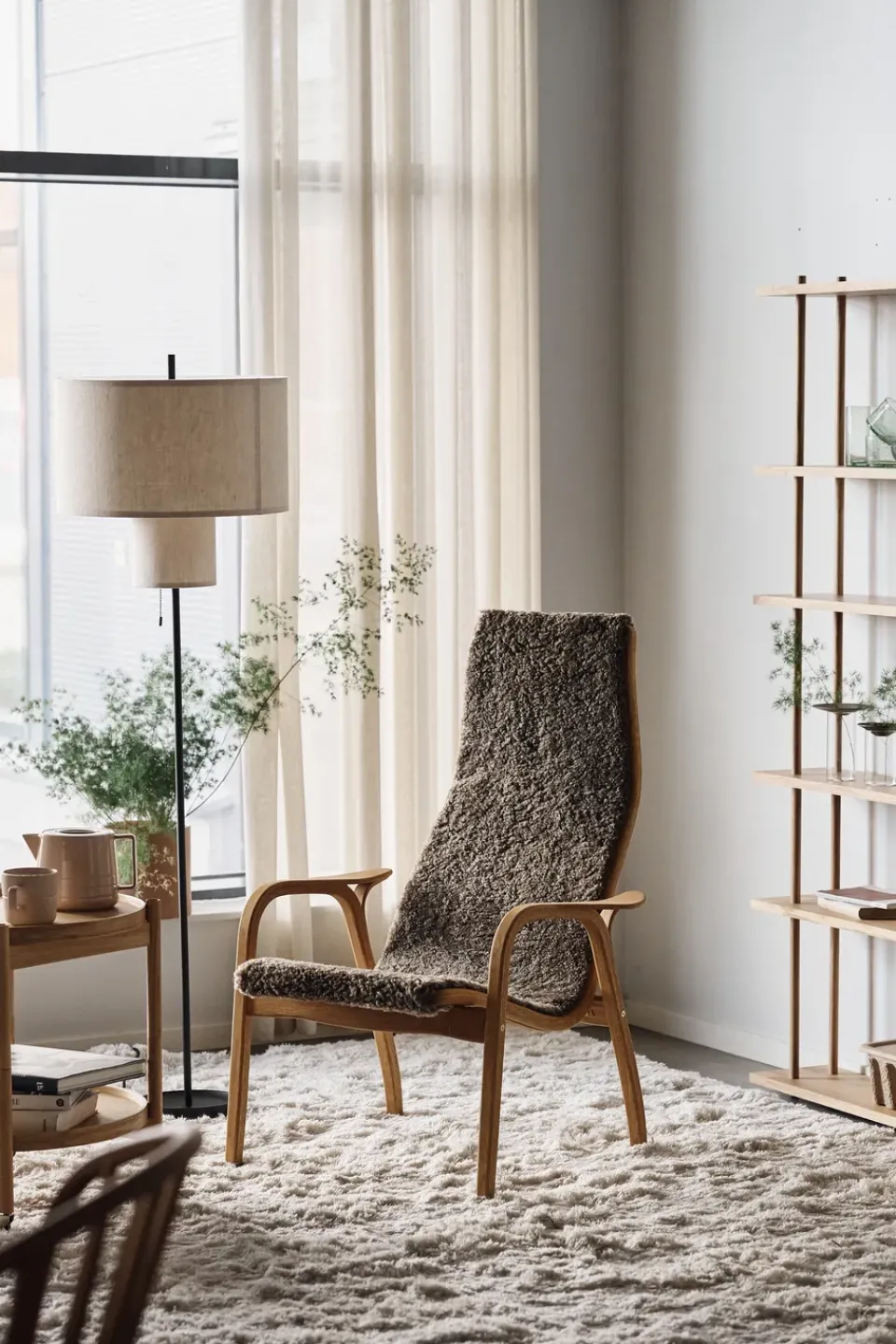 Clearance Swedese Lamino arm chair oiled oak/sheep skin, Sahara (nougat brown) Beige