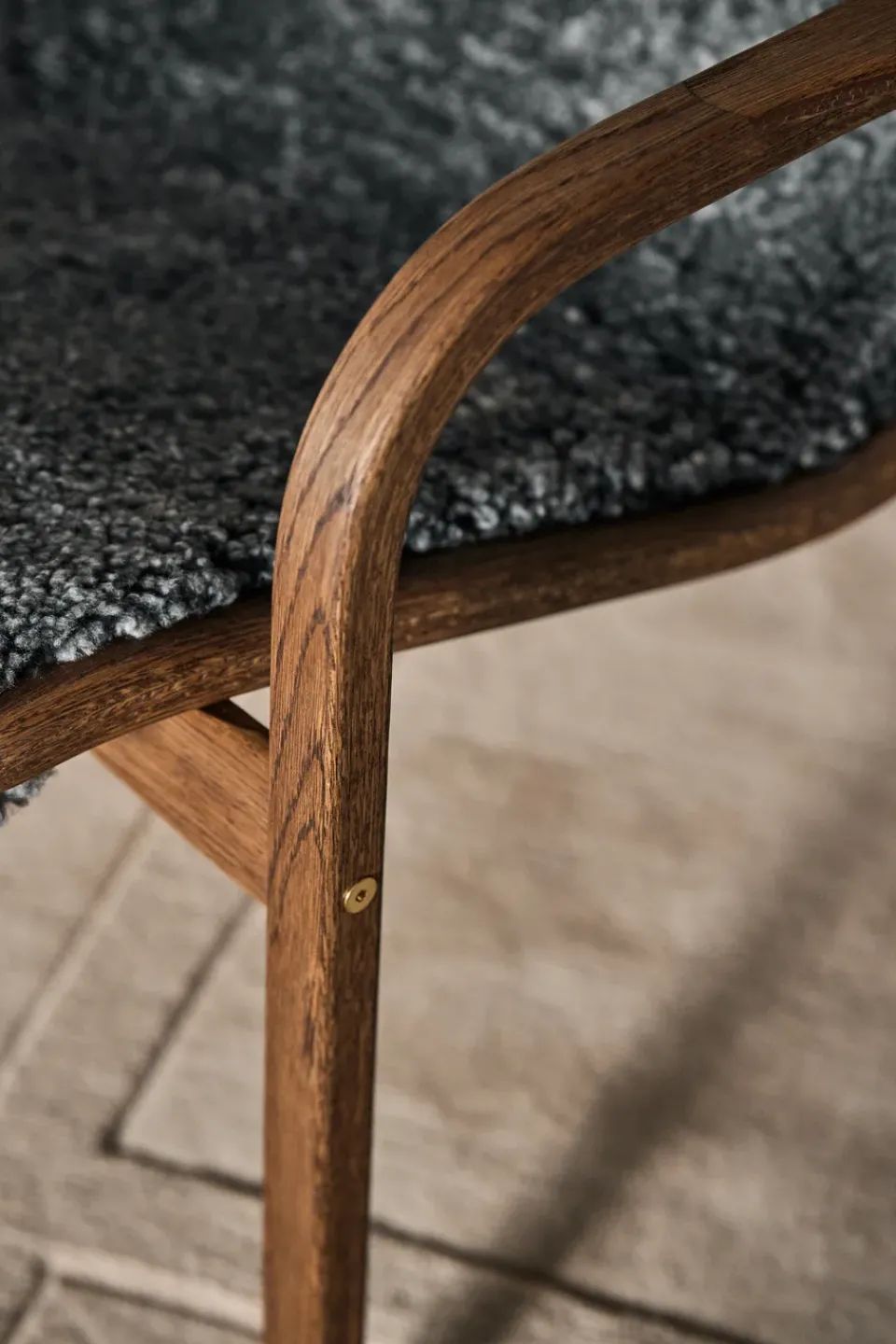 Online Swedese Lamino armchair and footstool oak/sheepskin Special Edition, Rubio Monocoat Chocolate-Charcoal Grey