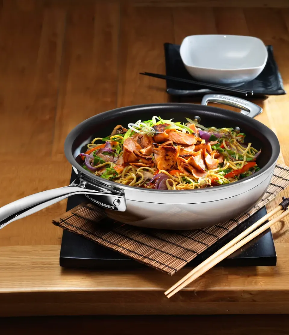 New Le Creuset 3-Ply non-stick frying pan help handle, Ø28 cm BlackSilver-coloured