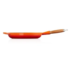 New Le Creuset Signature frying pan wooden handle 28 cm, Flame Red