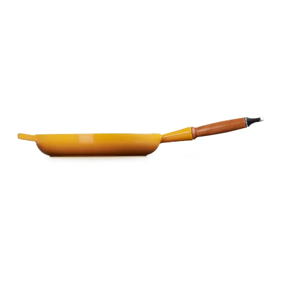 Outlet Le Creuset Signature frying pan wooden handle 28 cm, Nectar YellowOrange