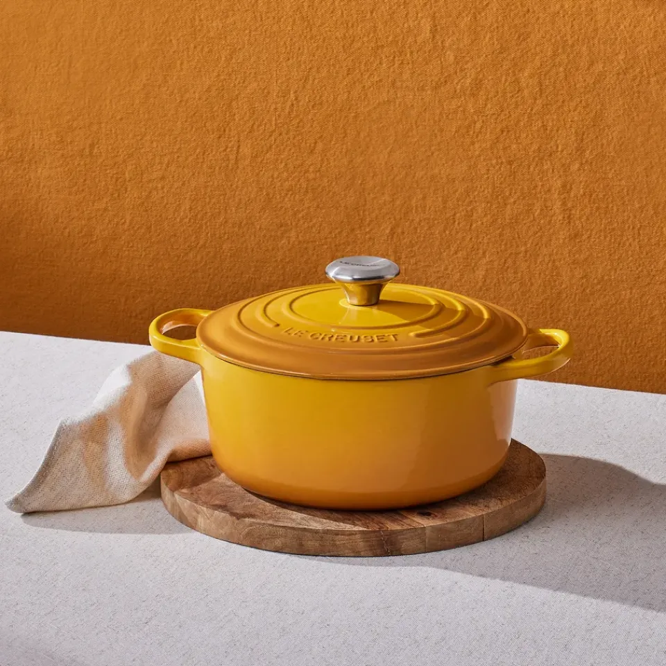 Cast Iron Casserole Pots|Cooking Pots & Casserole Dishes^Le Creuset Signature round casserole 4.2 l, Nectar YellowOrange