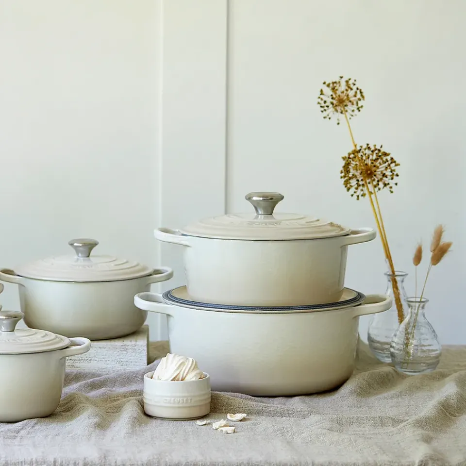 Cast Iron Casserole Pots|Cooking Pots & Casserole Dishes^Le Creuset Signature round casserole 4.2 l, Meringue Beige