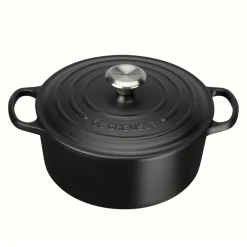 Cast Iron Casserole Pots^Le Creuset Signature round casserole 4.2 l, Matte Black