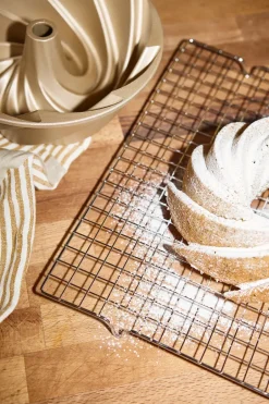 Cookie/Biscuit Cutters & Cake Tins^Nordwik Lily cake pan nonstick, Gold Gold-coloured