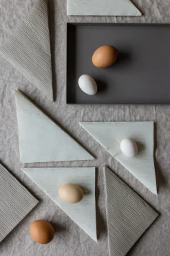 Paper Napkins^Cooee Design Lines napkins 33x33 cm 18-pack, Sand Grey