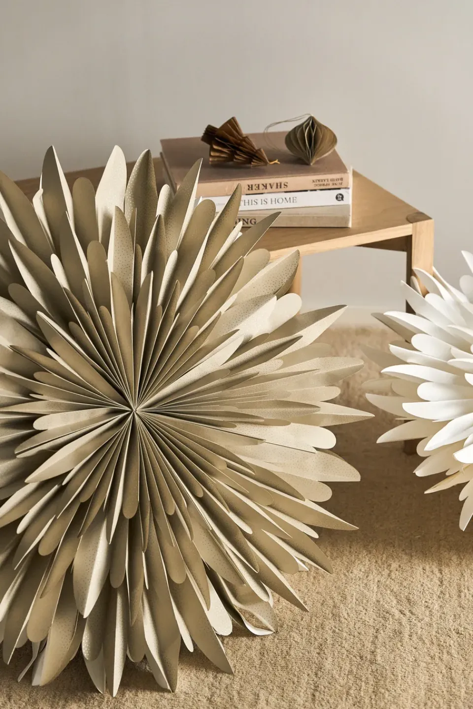 Best Scandi Living Luna advent star with dots, 80 cm Beige