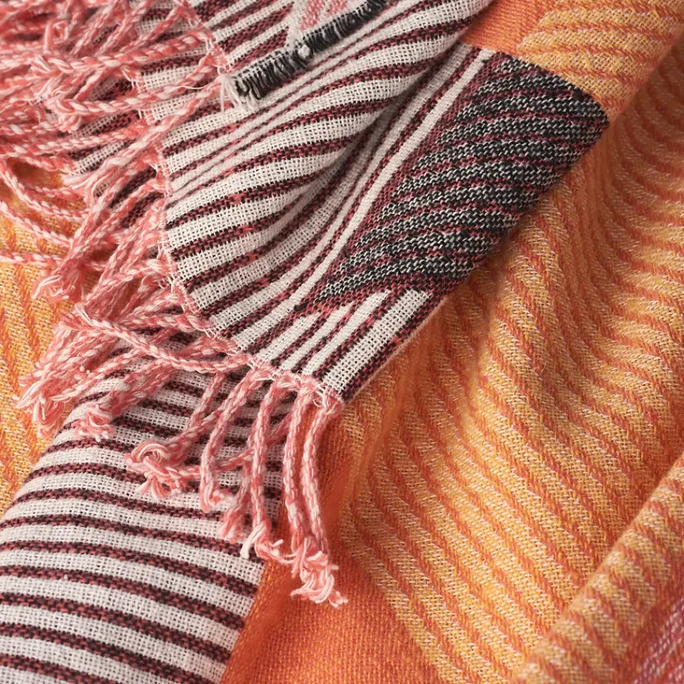 Cotton Blankets & Throws^NJRD Metric focus No. 1 cotton throw, pink Multi