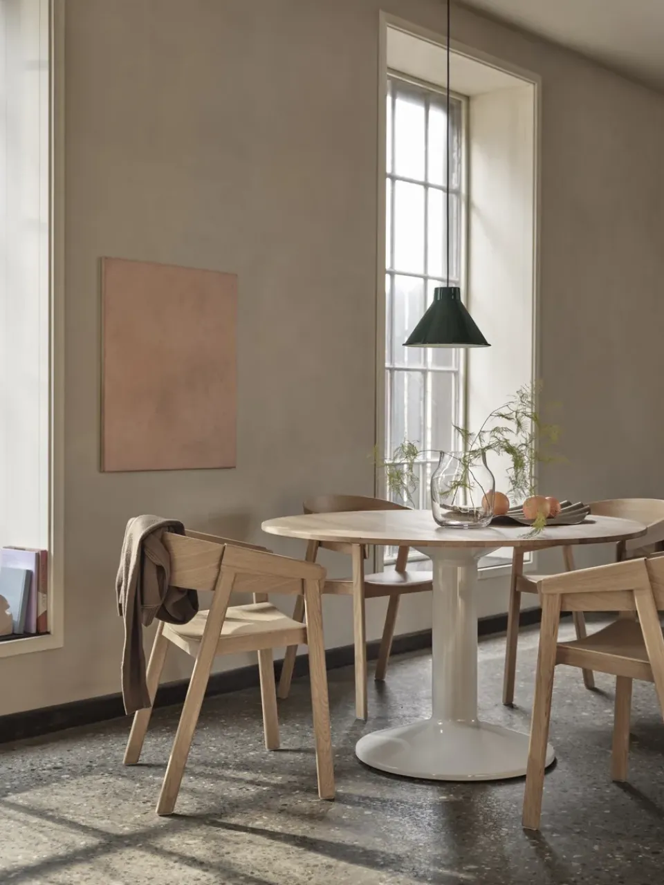 Best Muuto Midst pedestal table, Oiled oak-grey, Ø120 cm BrownGrey